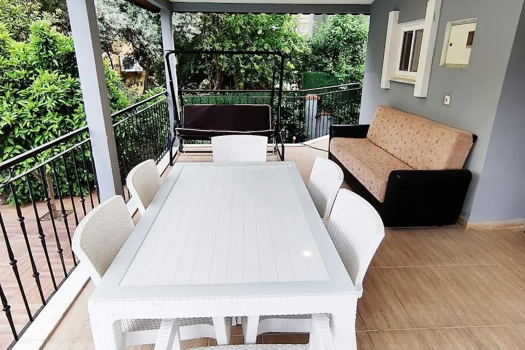 Arslan Villa With Pool Мармарис