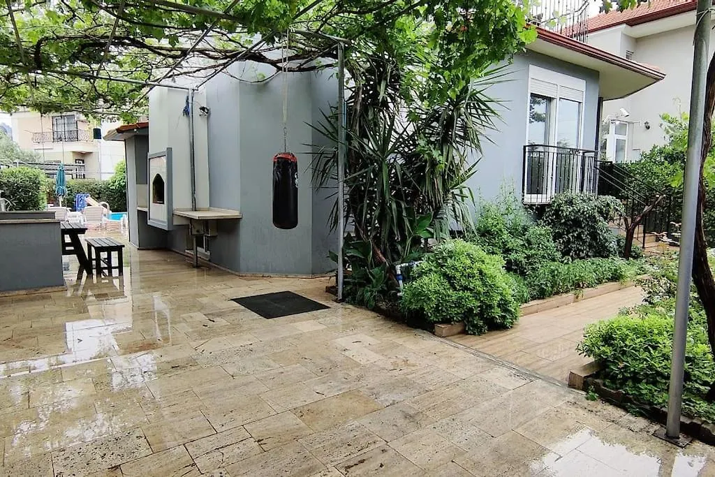 Arslan Villa With Pool Мармарис